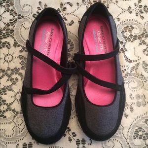 New Skechers Relaxed Fit Walking Sneaker Size 5.5